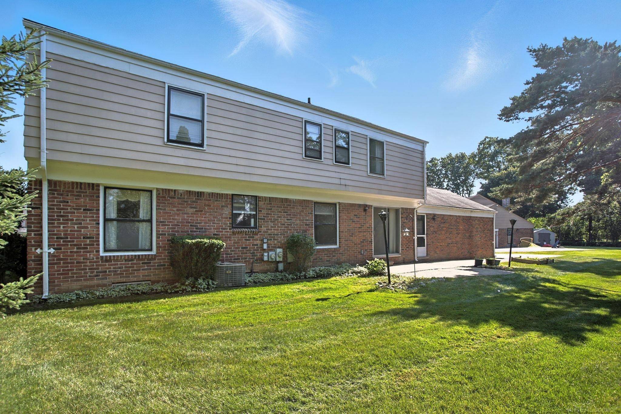 West Bloomfield, MI,5564 Hobnail Circle