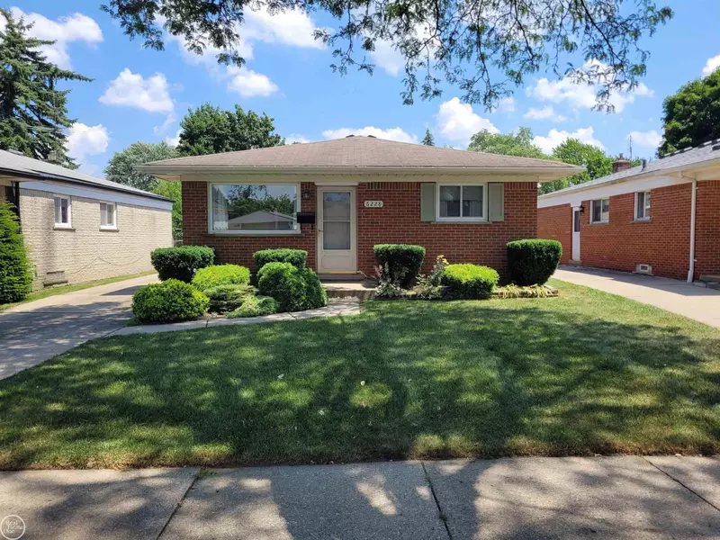 6228 Kinmore Street, Dearborn Heights, MI 48127