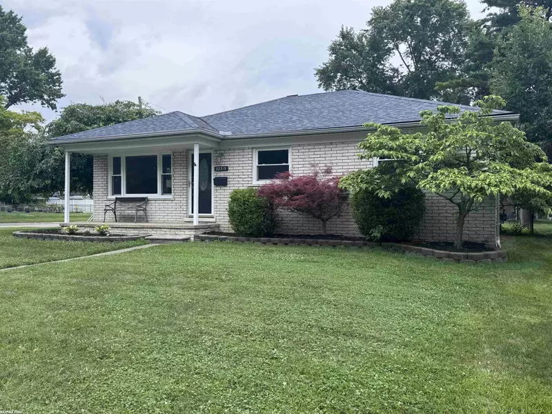 22315 LANSE Street, Saint Clair Shores, MI 48081