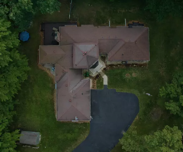 MI 48049,5699 Sycamore Lane