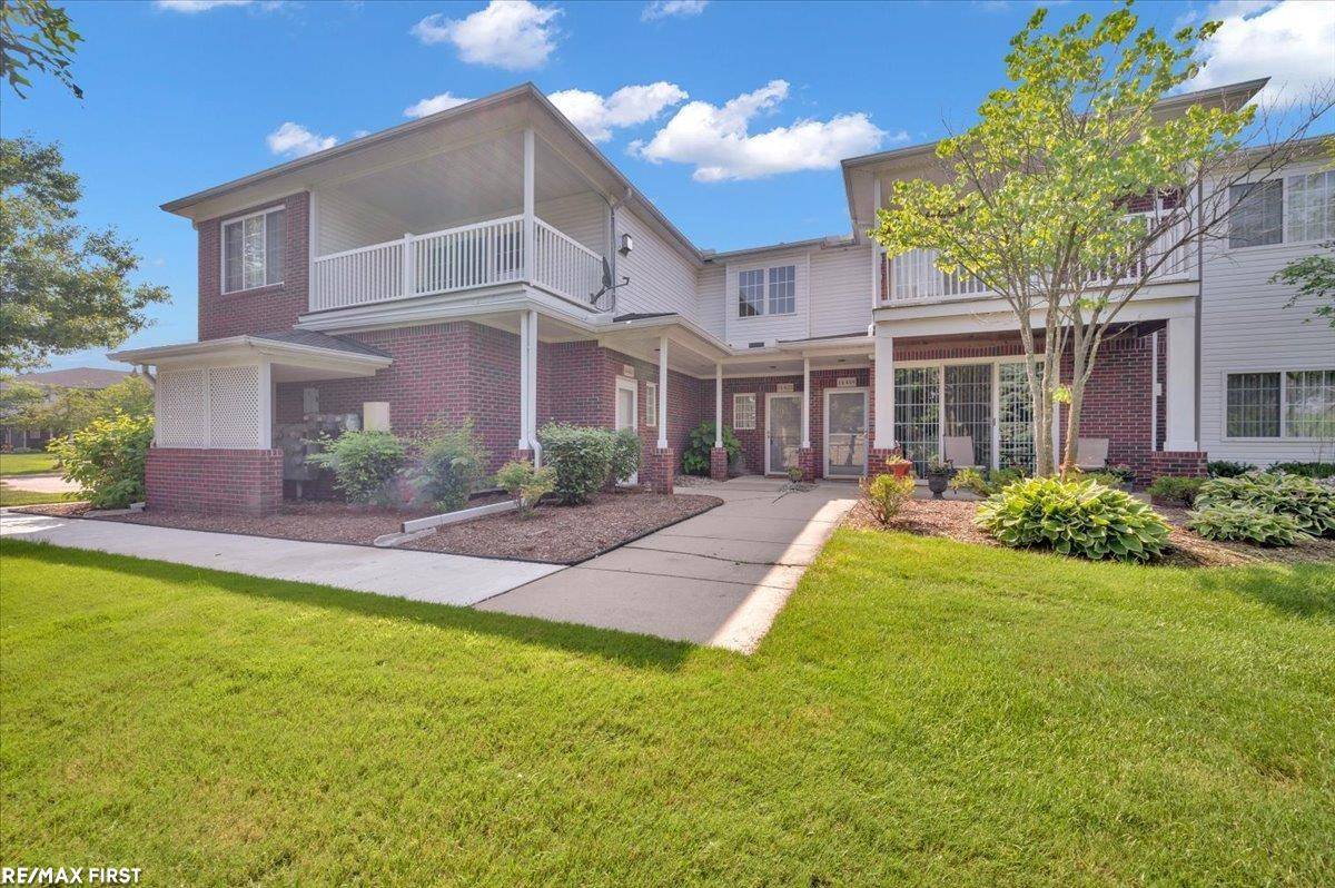 14422 Moravian Manor Cir Circle, Sterling Heights, MI 48312