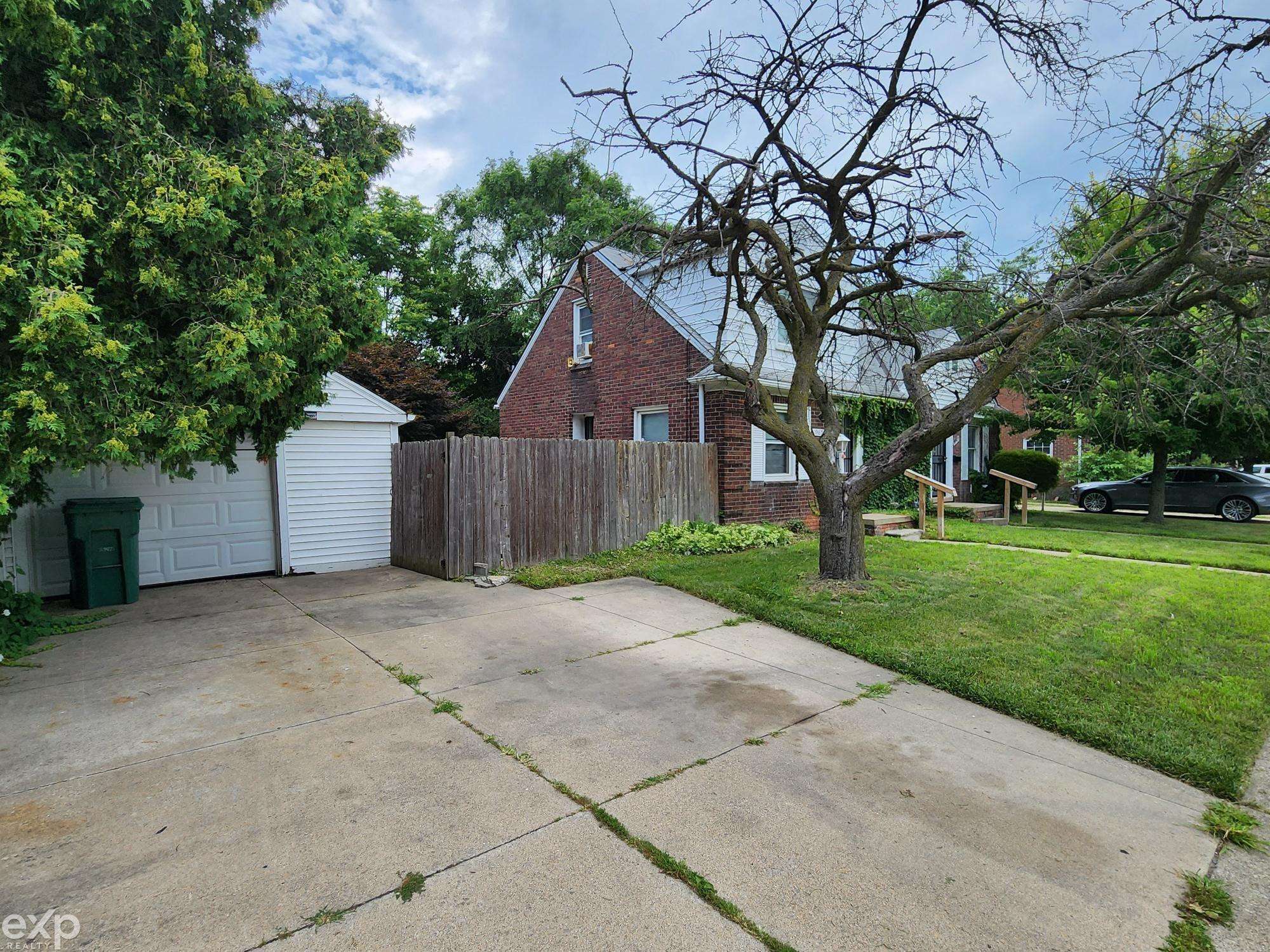 Detroit, MI 48224,19623-19625 Moross Street