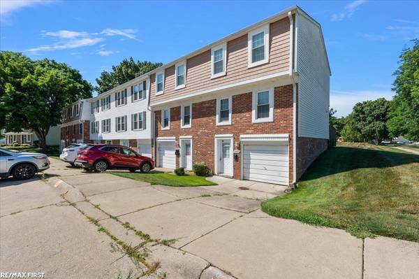 Clinton Twp, MI 48036,37680 Charter Oaks Blvd Boulevard