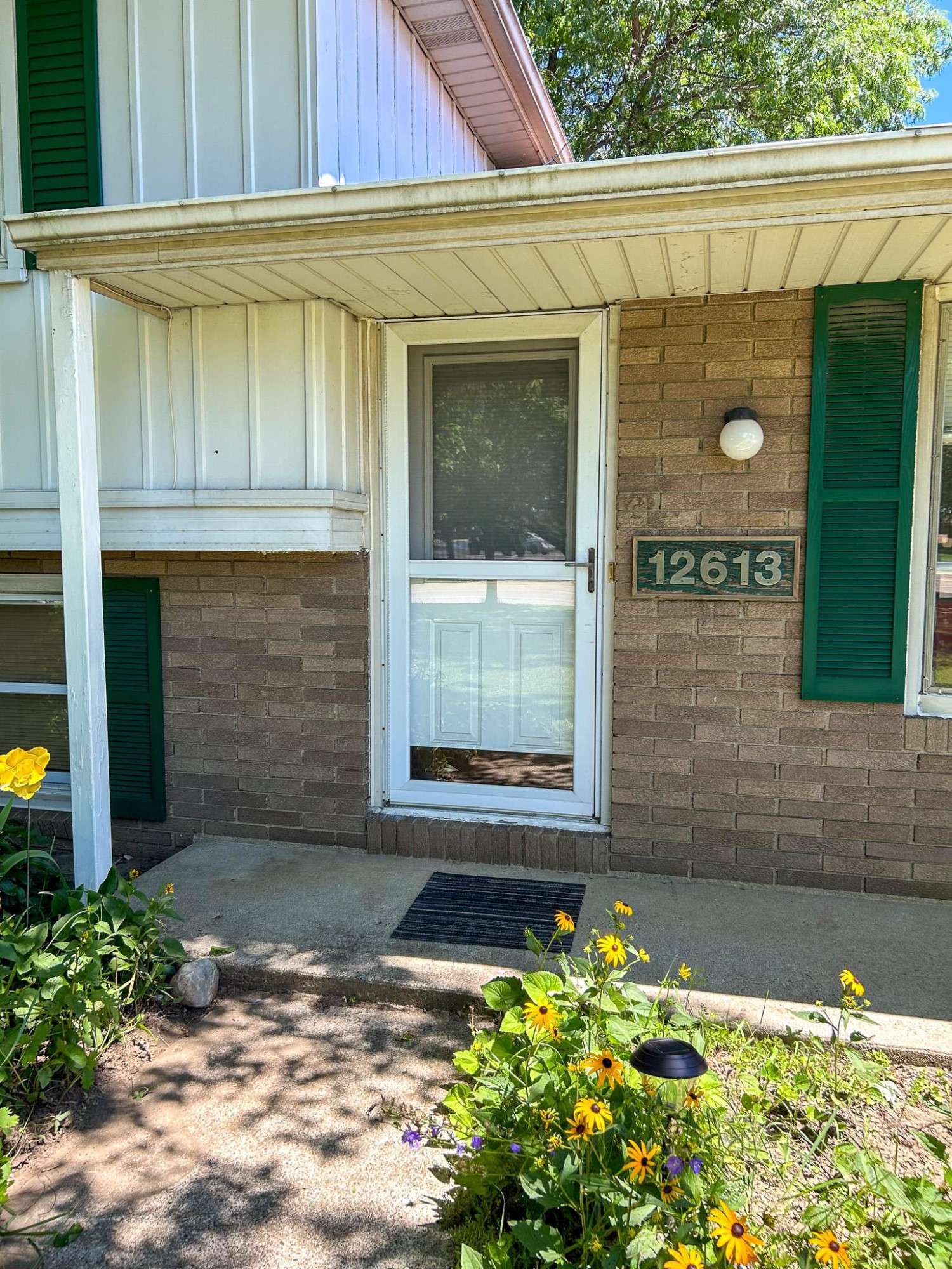 Grand Blanc, MI 48439,12613 Holly Road