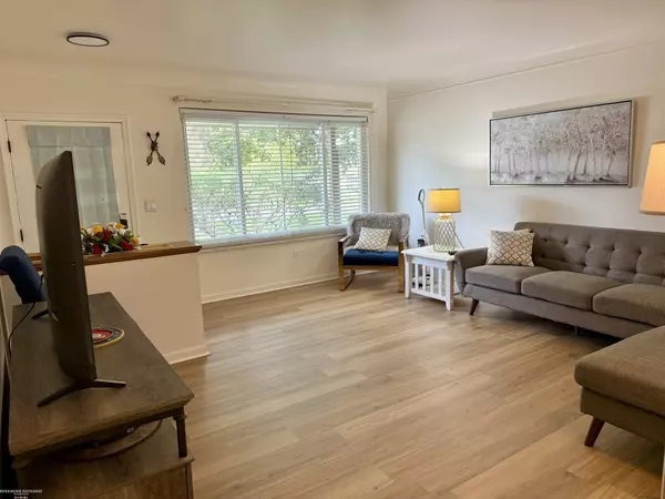 Clinton Twp, MI 48036,18908 Monica Drive