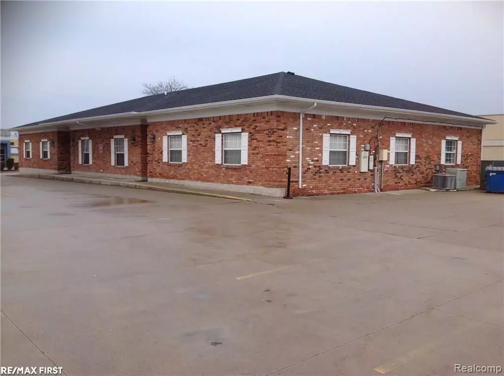 Mount Clemens, MI 48043,148 S Main Street