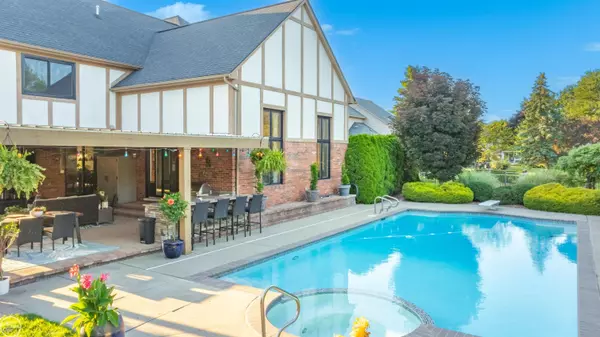 Shelby Twp, MI 48315,52522 Charing Way