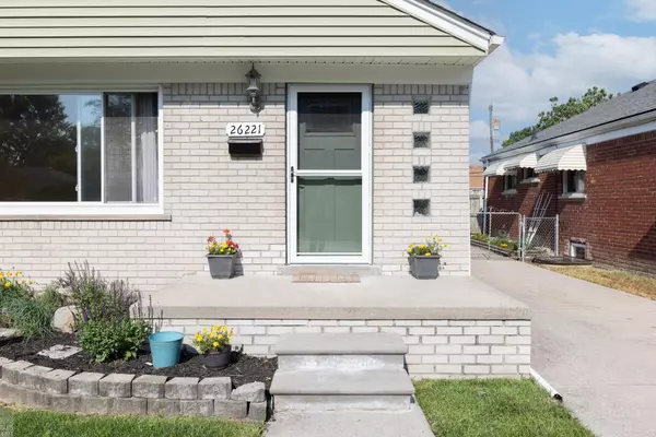 Saint Clair Shores, MI 48081,26221 Ursuline Street