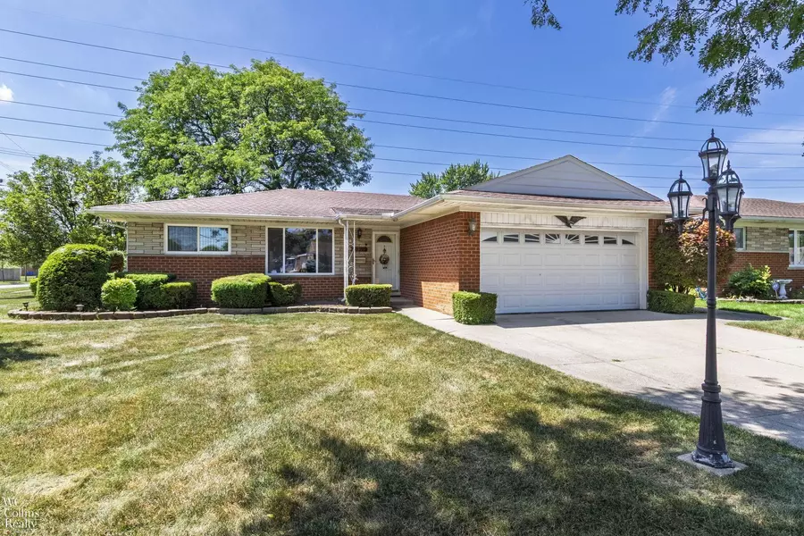 27309 Huntington Dr Drive, Warren, MI 48088