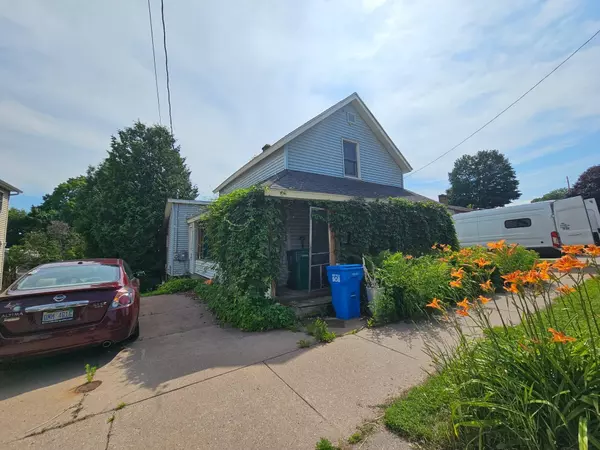 221 Jackson Street, Marquette, MI 49855
