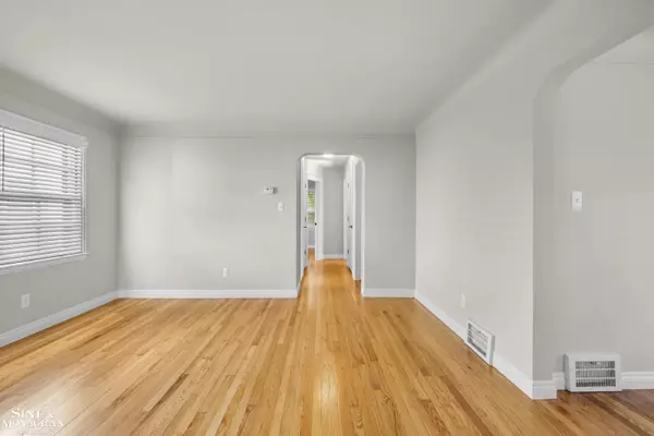 Grosse Pointe Woods, MI 48236,2106 Brys Drive