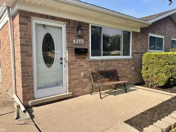 Saint Clair Shores, MI 48082,21509 Francis Street