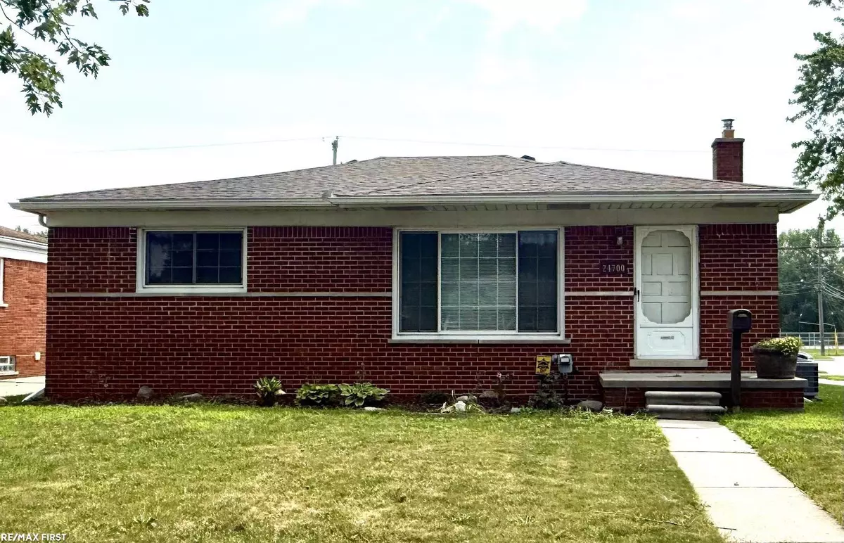 Saint Clair Shores, MI 48080,24700 CUBBERNESS Street