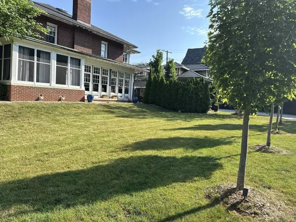 Grosse Pointe, MI 48230,334 University Place