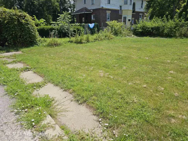 Saginaw, MI 48607,914 Cherry Street