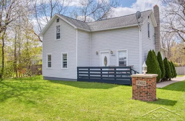 1002 E Oliver Street, Owosso, MI 48867