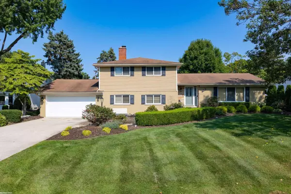 16480 Andover Court, Clinton Twp, MI 48035