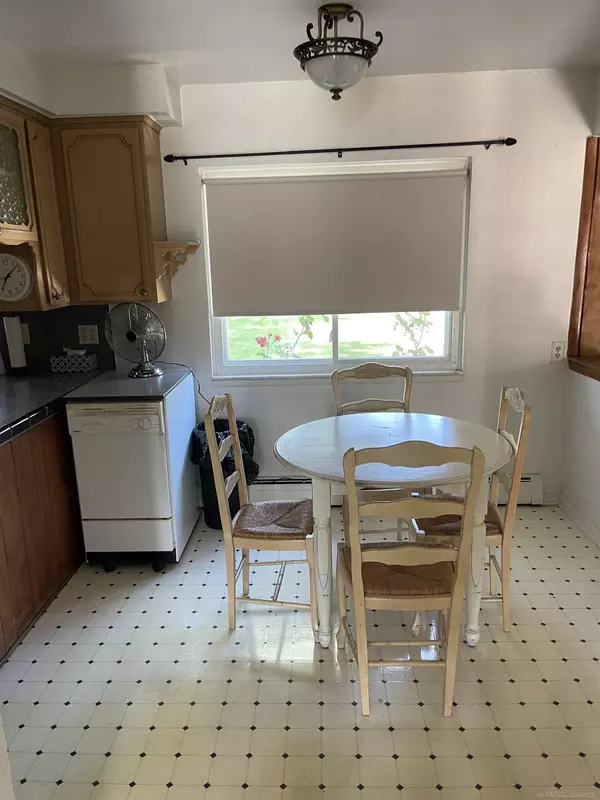 Saint Clair Shores, MI 48082,23909 Talbot Street