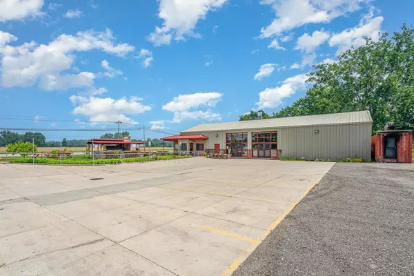 Hemlock, MI 48626,13105 Gratiot Road