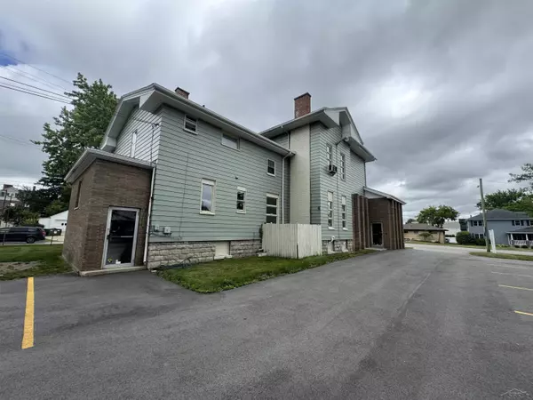 Saginaw, MI 48602,827 N Michigan Avenue