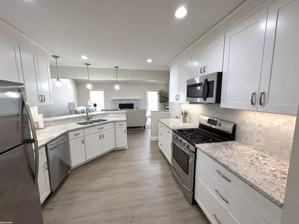 Clinton Twp, MI 48038,18303 Hearthside Lane