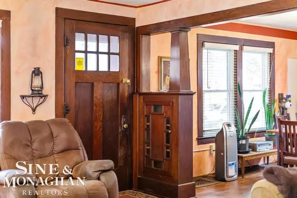 Grosse Pointe Park, MI 48230,1316 Maryland Street