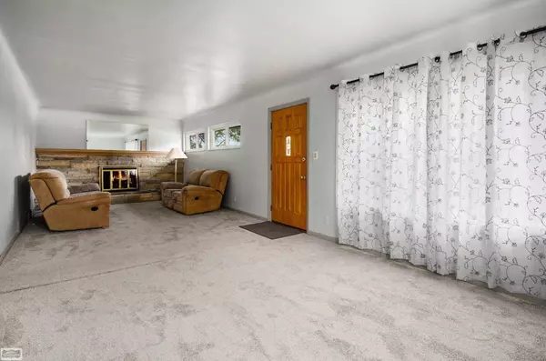 Saint Clair Shores, MI 48082,31201 Share Street