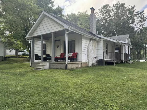 513 E St Clair Street, Almont, MI 48003