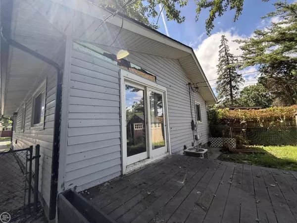 Saint Clair Shores, MI 48080,21805 Downing Street