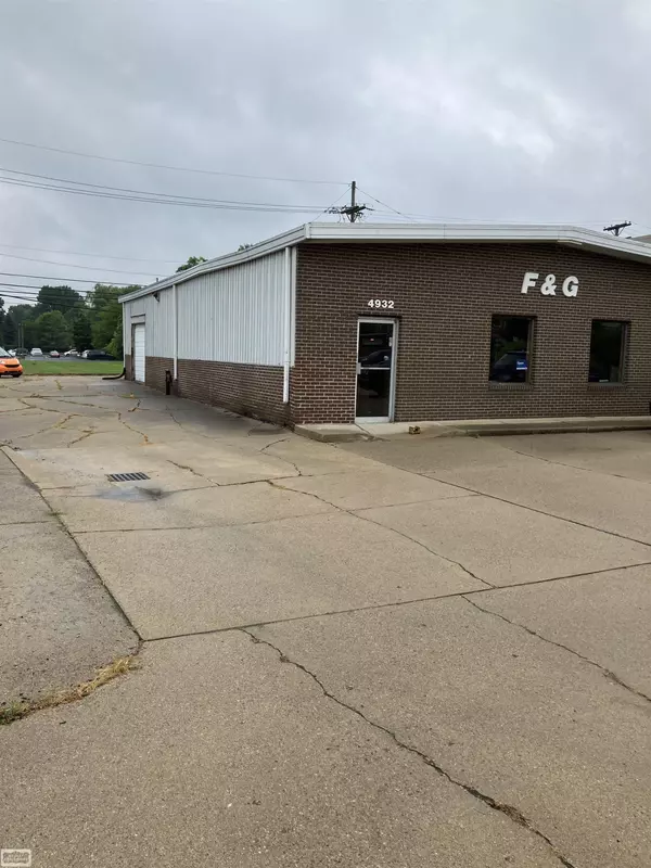 4932 Rochester Road, Troy, MI 48098