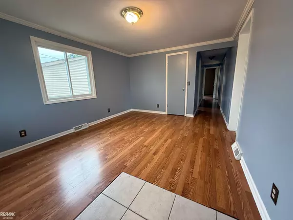 Chesterfield, MI 48047,49039 Jefferson Avenue