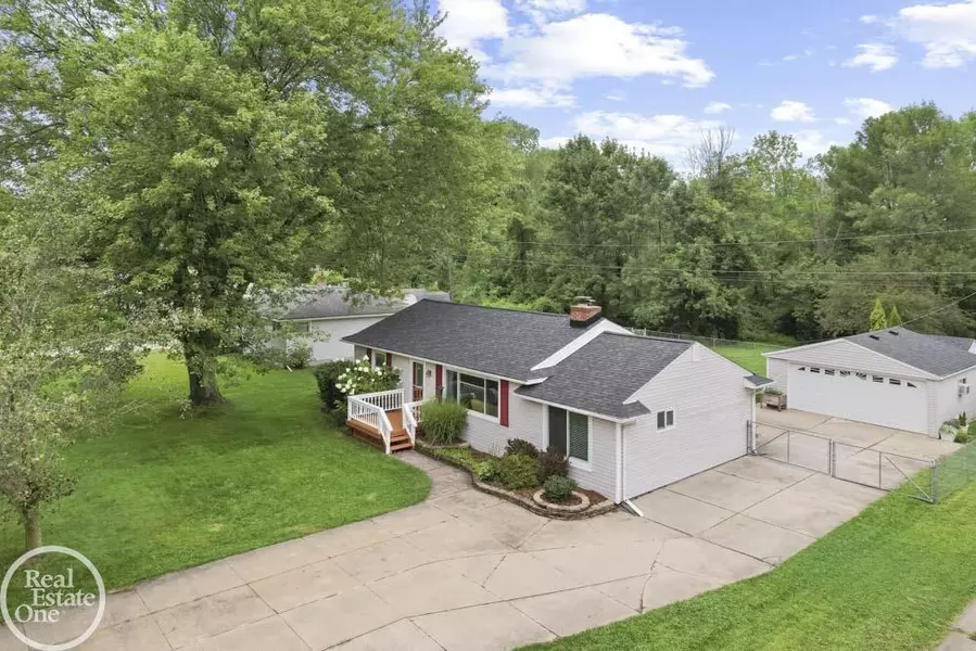 7615 Metz Drive, Shelby Twp, MI 48316
