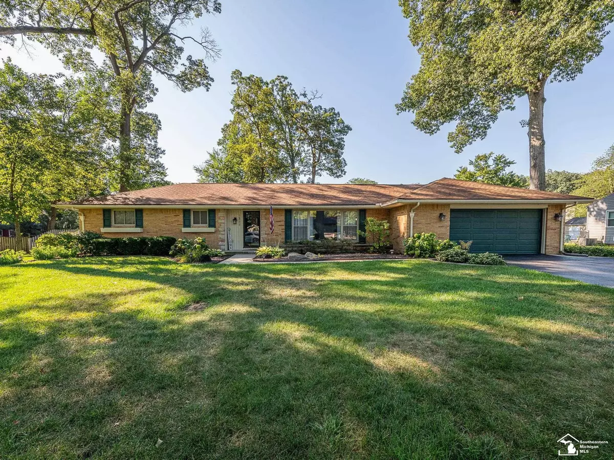 Lambertville, MI 48144,3337 Deepwood Drive