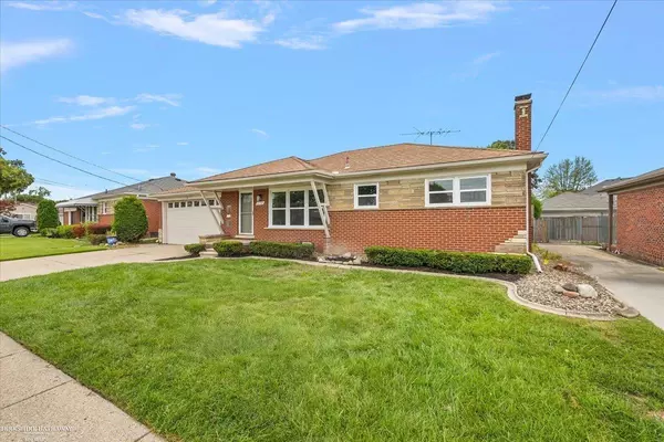 Saint Clair Shores, MI 48081,22507 Shorewood Drive