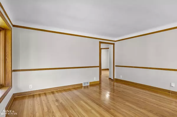 Saint Clair Shores, MI 48081,27418 Grant Street