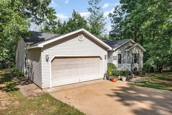 Roscommon, MI 48653,106 Eva Lane