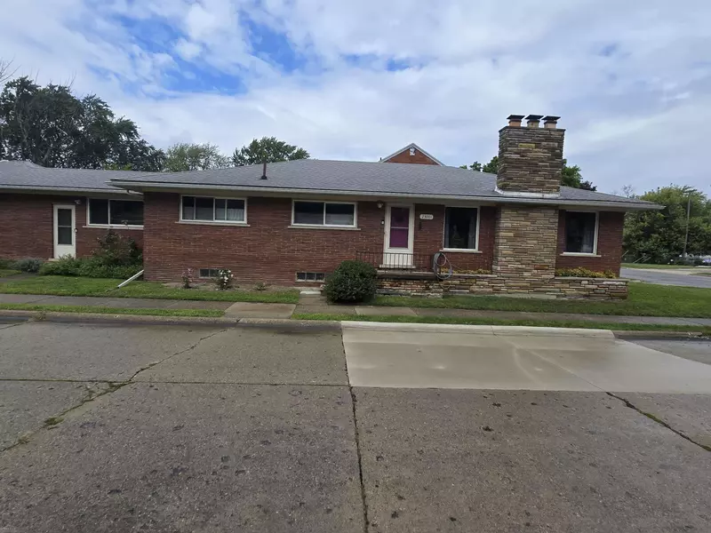 23001 Hayes Avenue, Eastpointe, MI 48021