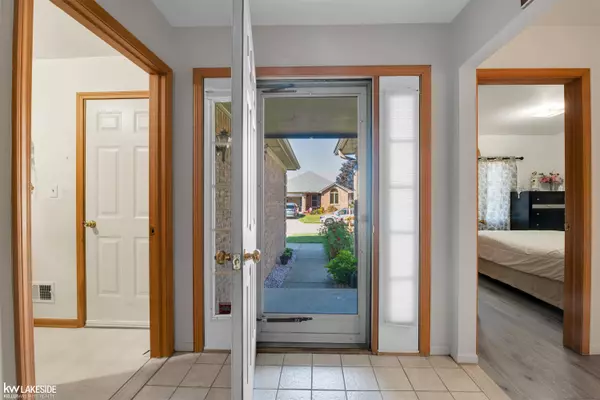 Clinton Twp, MI 48035,36334 Genuine Risk Court