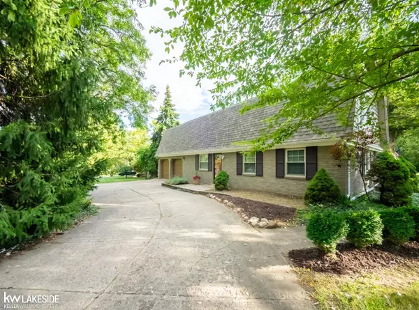 Rochester Hills, MI 48309,1612 N Bretton Drive