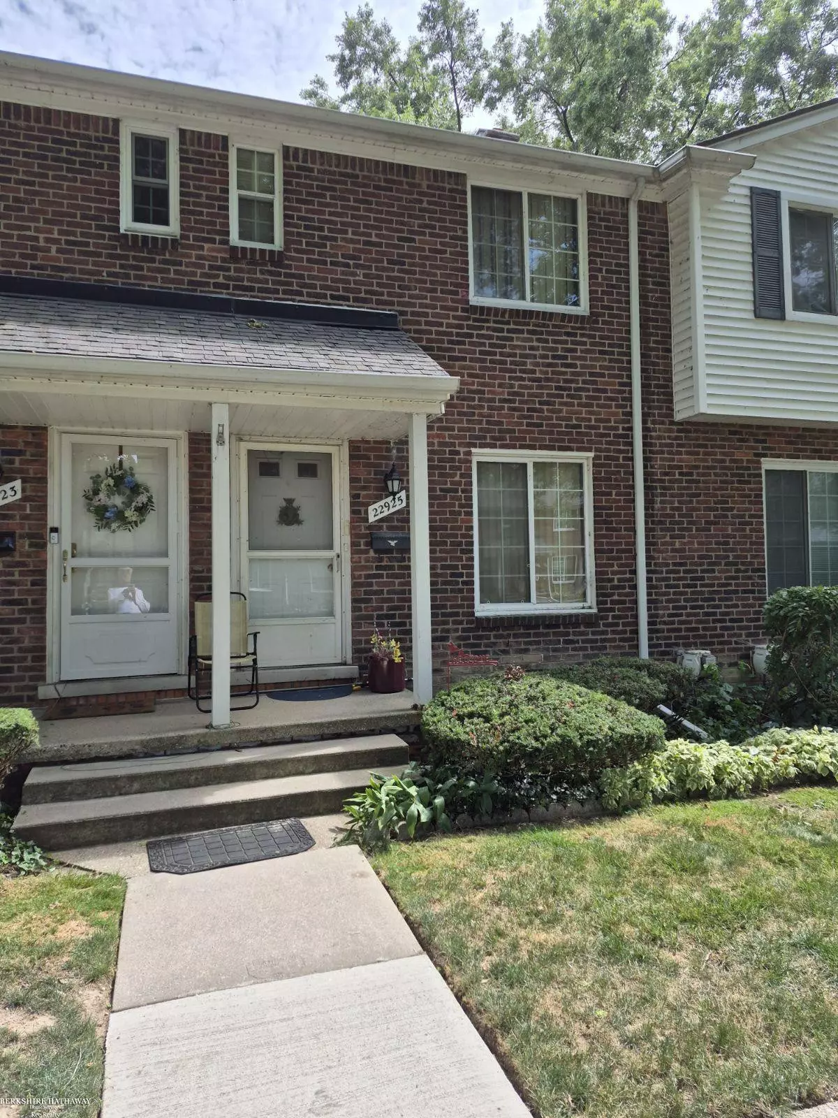 Saint Clair Shores, MI 48080,22925 Gary Lane