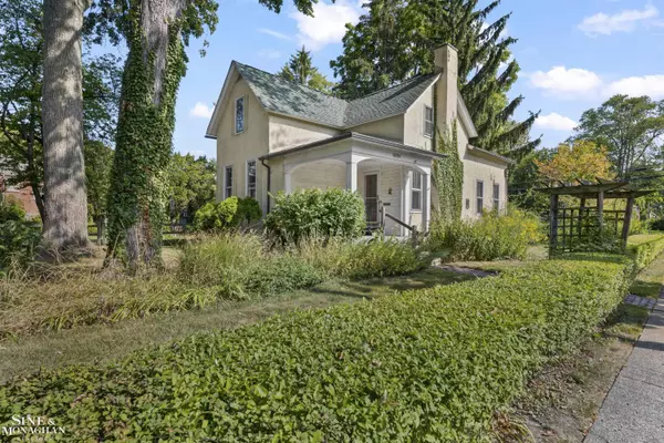 Grosse Pointe, MI 48230,16935 Maumee Avenue