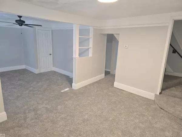 Saint Clair Shores, MI 48082,33130 Robeson Street