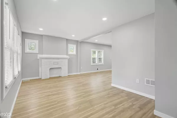 Detroit, MI 48205,13320 Jane Avenue