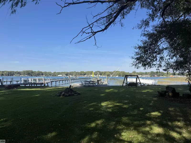 2090 N Channel Road, MI 48028