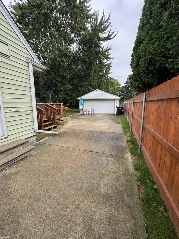 Roseville, MI 48066,25764 Mackinac Drive