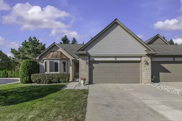 15341 Pebble Pointe Drive, Clinton Twp, MI 48038