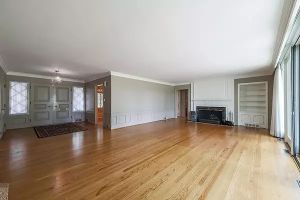 Grosse Pointe Farms, MI 48236,452 Chalfonte Avenue