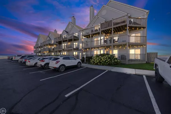 37530 Jefferson, #303 Avenue, MI