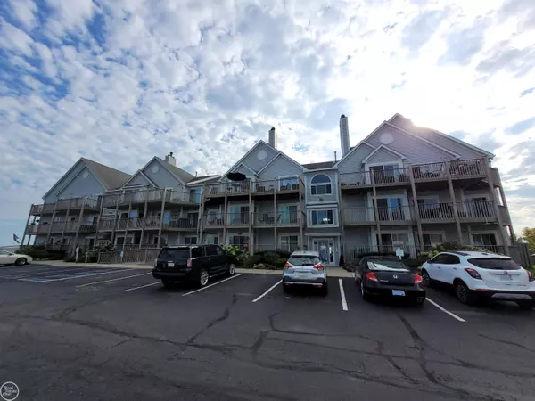 37530 Jefferson, #303 Avenue, MI