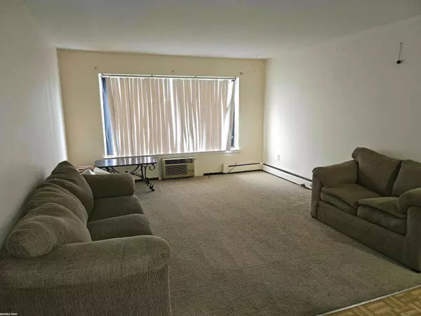 Roseville, MI 48066,30241 Utica Rd Road